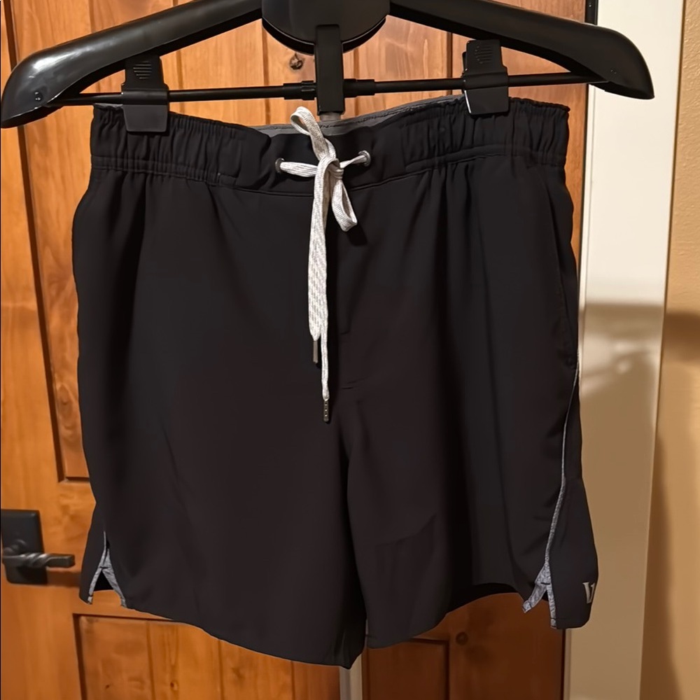 Vuori Men's The Rise The Shine Trail Shorts - Black
